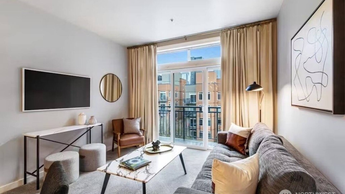 Seattle Condo | Seattle Belltown Penthouse- Parking, Gym, Pool, Spa/99Walk Score