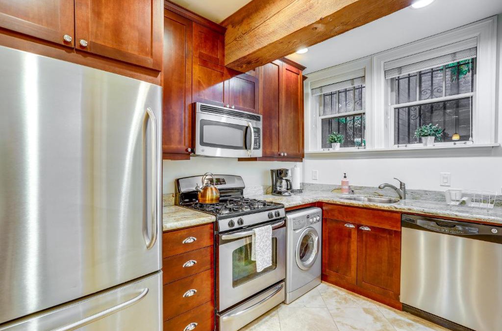 Belltown Apartment | Seattle Condo with Parking, Near Space Needle!