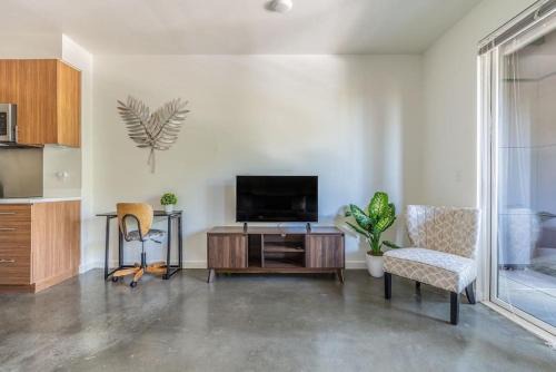 Mann Apartment | Seattle Lux 1 bd Apartment- Rooftop, WiFi, Pet Friendly