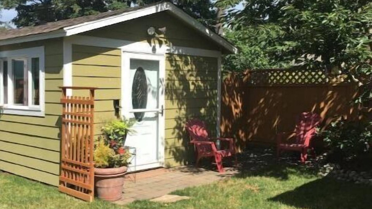 Brighton House | Seattle’s Tiny Home. Easy City Access!