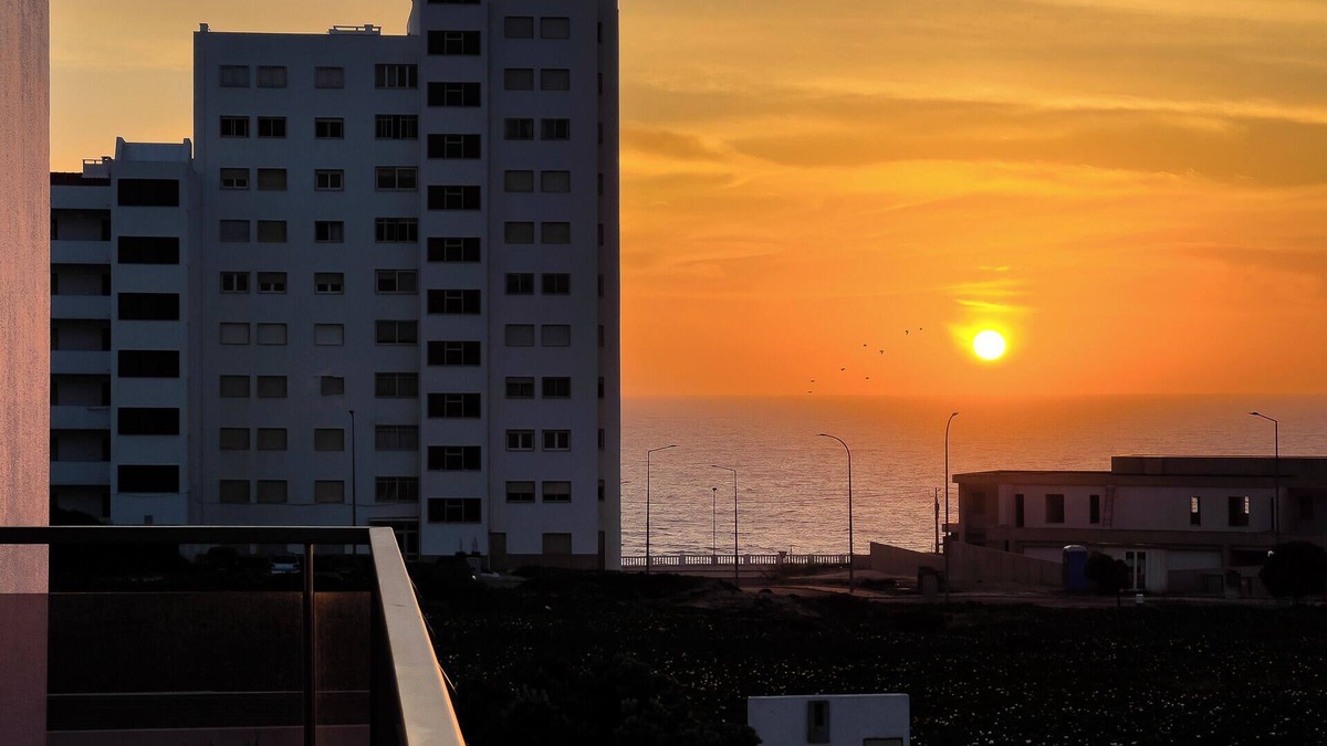 Praia de Santa Cruz Apartment | Seaview 1-Bedroom Apartment Walk to Beach & Restaurants, Sta Cruz Torres Vedras