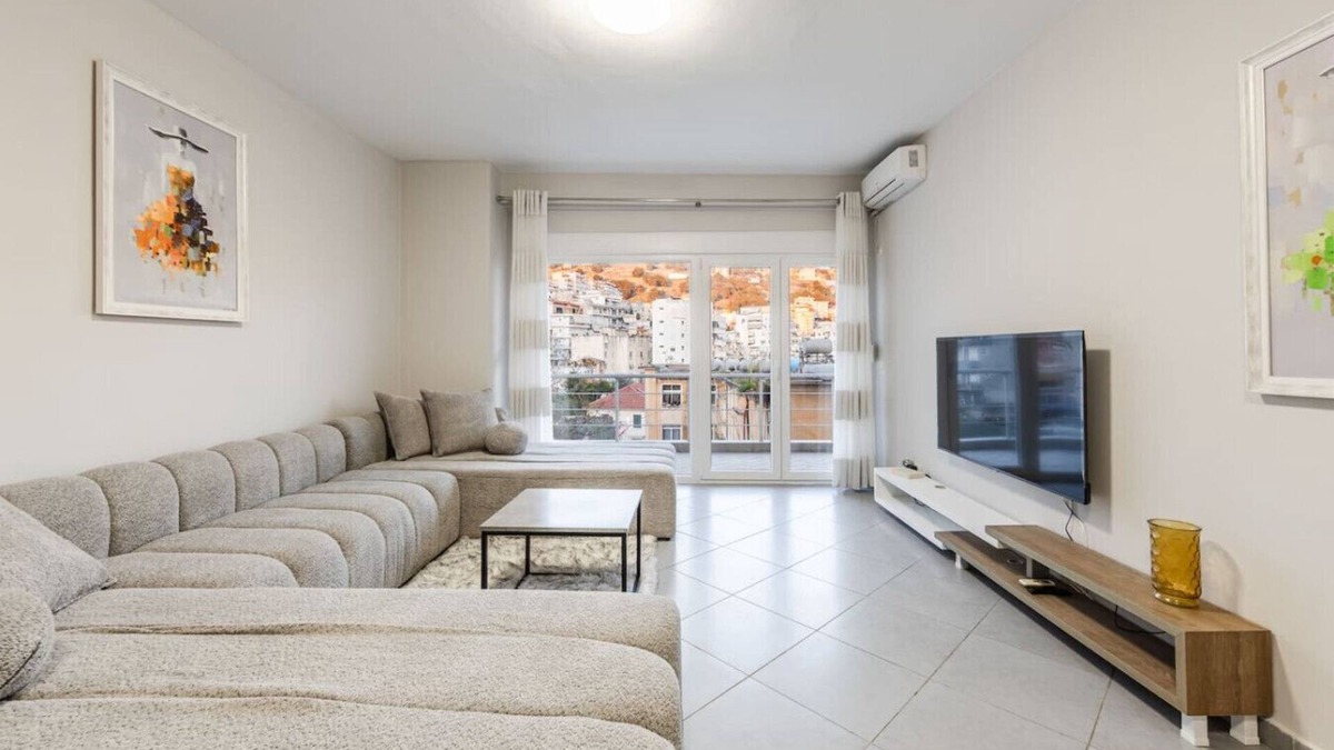 Qender Apartment | Seaview Apartment in the Center of Saranda