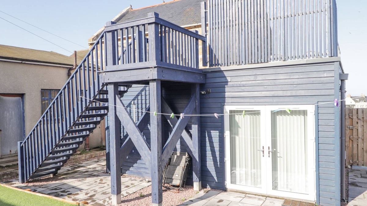 Hopeman House | SEAVIEW AT THE DOOCOT, pet friendly, with open fire in Hopeman