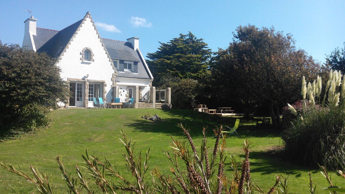 Trevignon House | Seaview, beaches, dunes and port of Trévignon on foot, big closed raised garden