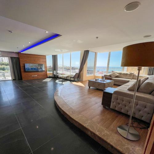 Ash Shati Apartment | SeaView Glass House شقة بانوراما البحر