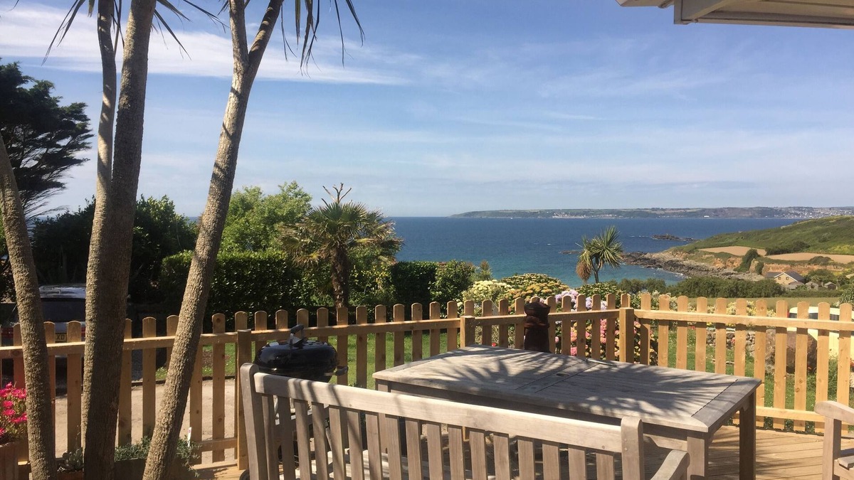 Perranuthnoe House | "SEAWARDS" PERFECT SEASIDE HOLIDAY HOME FOR 4/6 IN PERRANUTHNOE, CORNWALL
