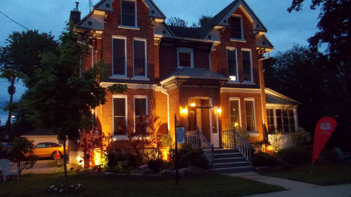 Gananoque Bed & Breakfast | Seaway Manor