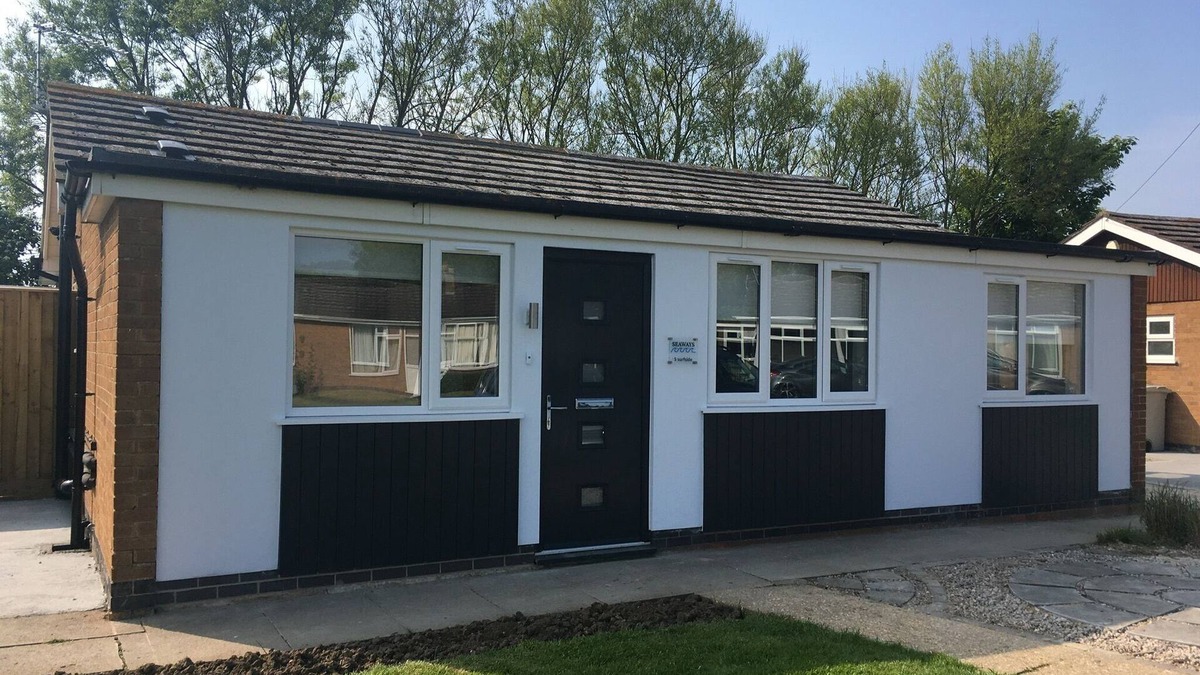 Sutton-on-Sea House | Seaways Holiday Cottage - 3 bed, 2 bath, dog friendly bungalow near beach