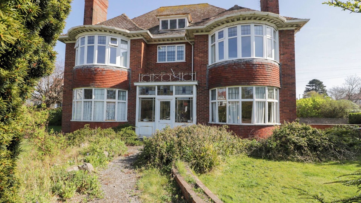 Rhos on Sea Cottage | SEAWINDS 2A, pet friendly, character holiday cottage in Rhos-On-Sea