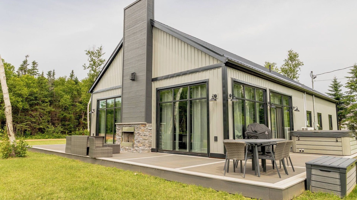 Bayview House | Seawood Haven in Cavendish