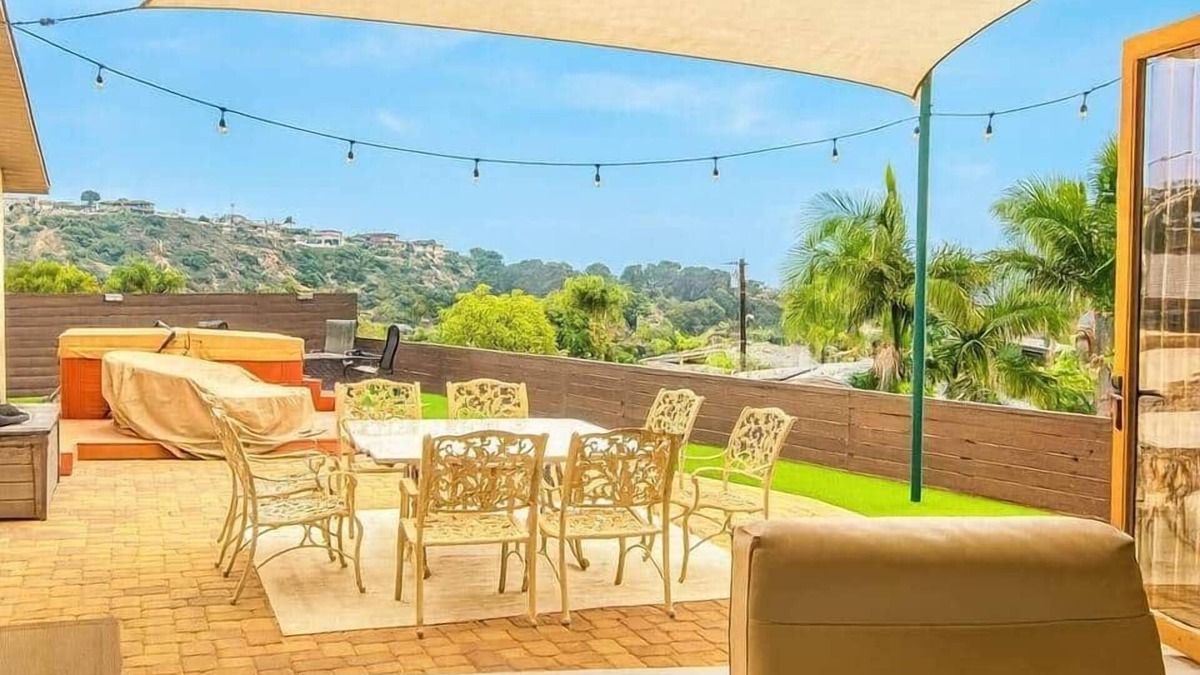 Bay Park House | Seaworld Fireworks View Hot tub Fast Wifi 3BR/2BA 4 Bds + 2 SofaBds