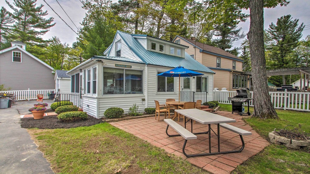 Sebago Cottage | Sebago Lake Cottage w/Patio + Beach Access!