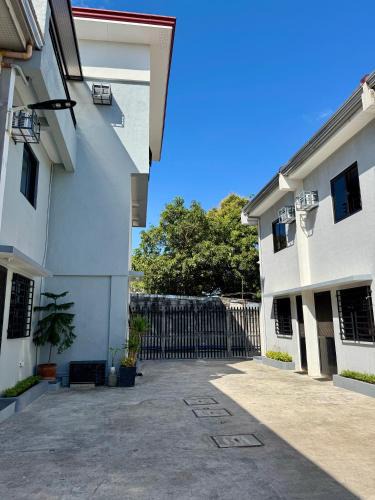Dasmarinas Apartment | Sebastian’s Crib F