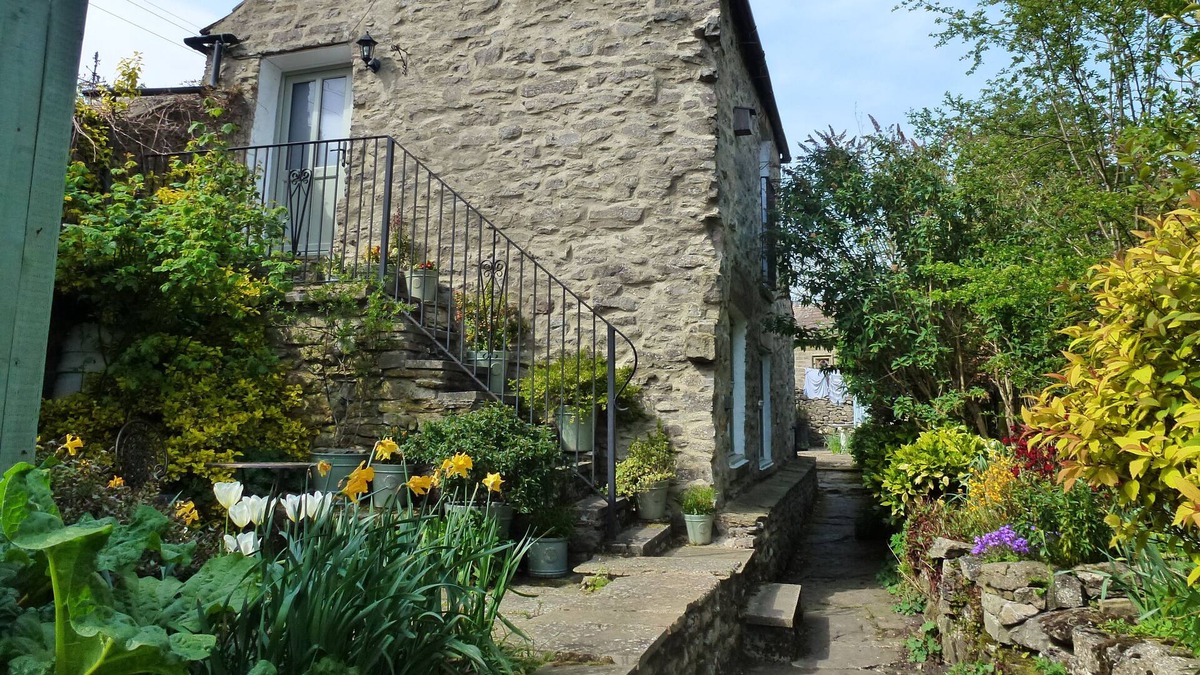 West Witton Cottage | Secluded 18c Cottage In Yorkshire Dales National Park In Pretty Walled Garden