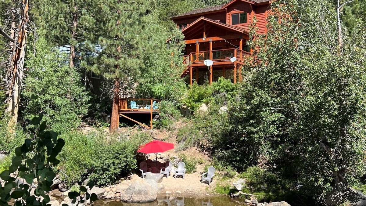 Markleeville Cabin | Secluded 3 bedroom River front cabin + man cave