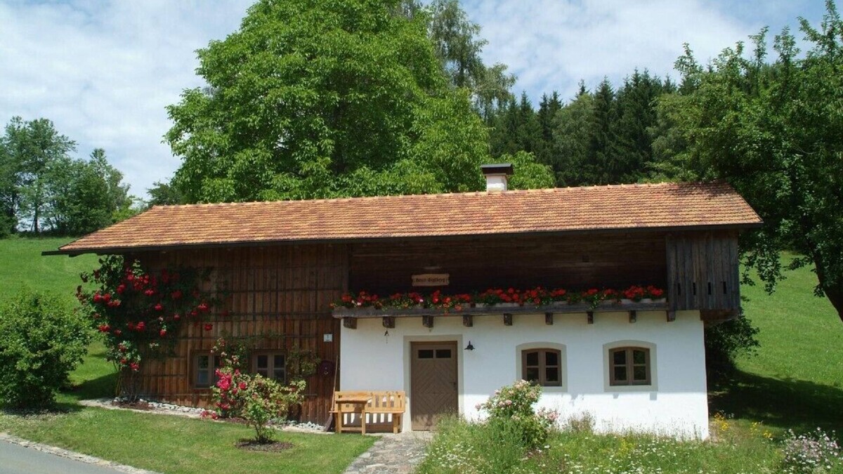 Loifling House | secluded, 300 year old landmarked Holiday Home, renovated