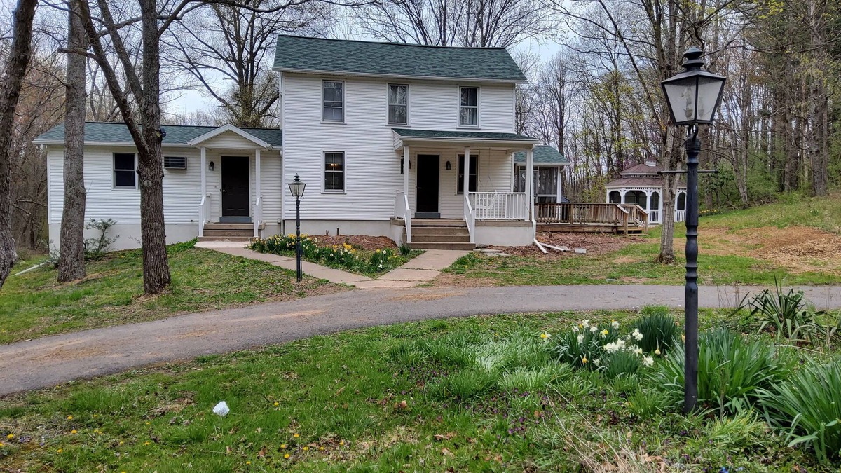 Laurelton House | Secluded 4-Bedroom house on wooded waterfront property adjoining Penn's Creek.