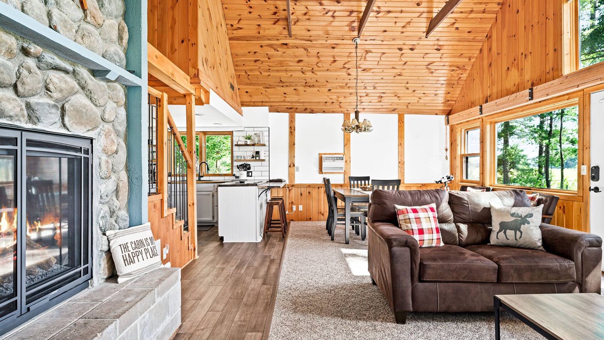 Hayward House | Secluded 4-season cabin w/private waterfront, epic game room & mins from trails
