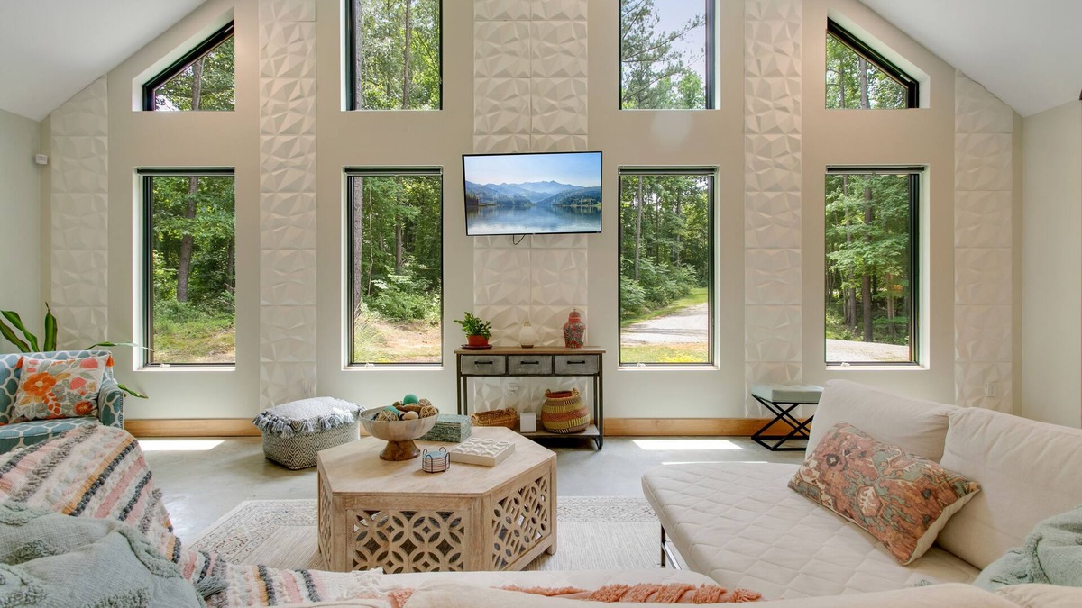 Toano House | Secluded 5-Acre Waterfront view near Williamsburg