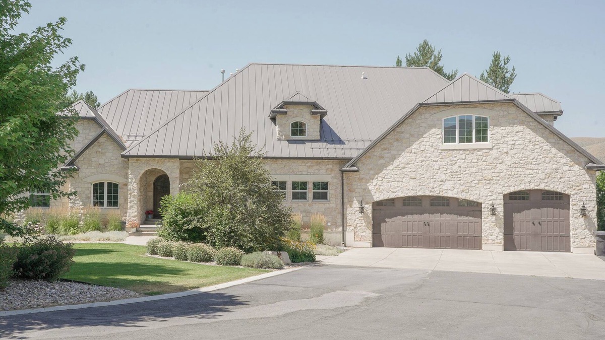 Morgan County House | Secluded and peaceful country home near mountains, reservoir, ski resorts.