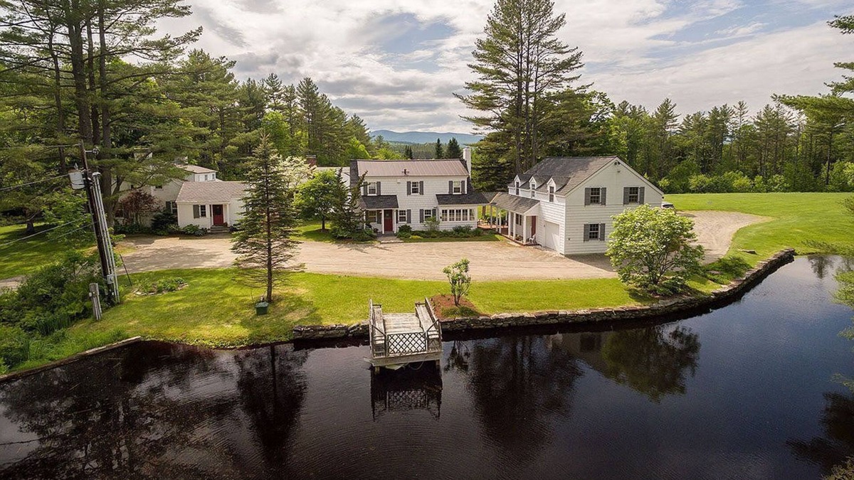 South Londonderry House | Secluded And Private Mountain Retreat on 70 acres 9Br/8Ba Hot Tub, Ponds, River