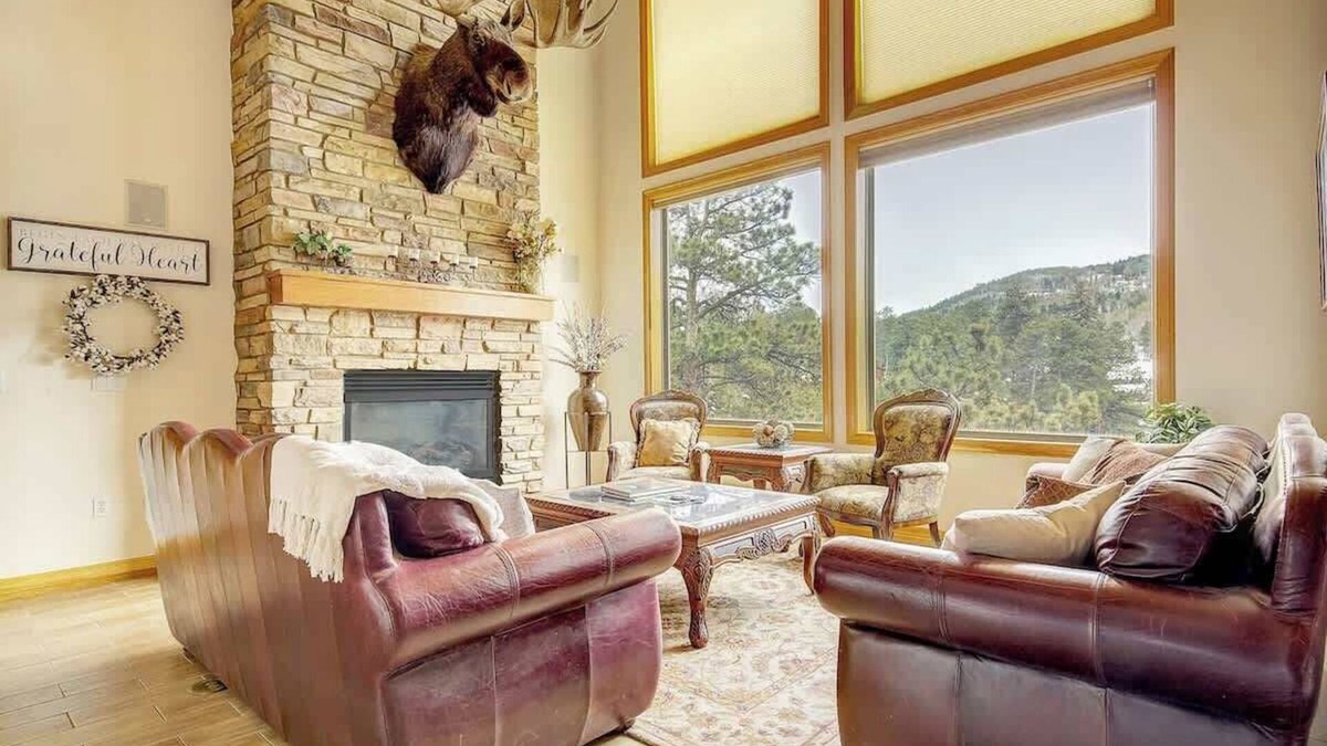 Morrison House | Secluded and Spacious Mountain Getaway