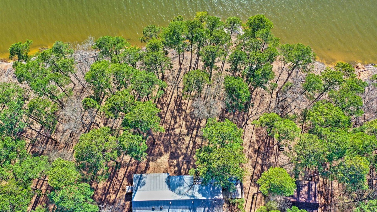 Avinger House | Secluded Avinger Home w/Lake Access!