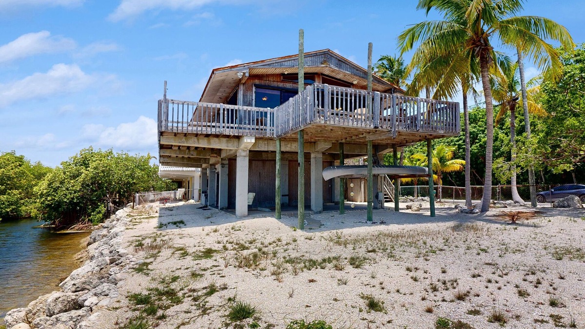 Key Largo House | Secluded beach hideaway with wide ocean views, kayaks & canoes