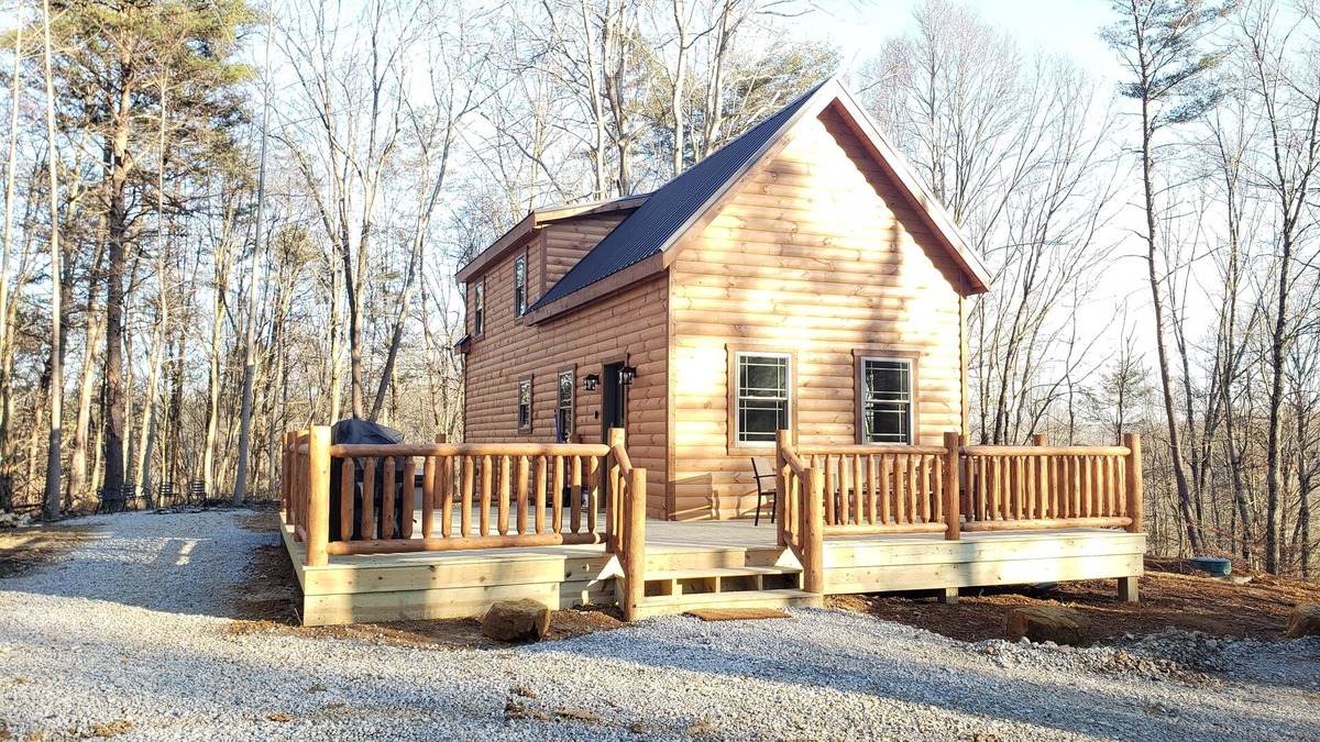Rockbridge Cabin | Secluded, beautiful cabin with hot tub and fire pit in heart of Hocking Valley!