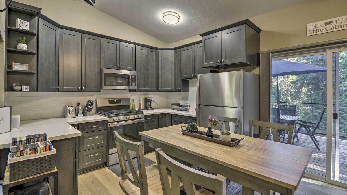 Butte Meadows Cabin | Secluded Butte Meadows Cabin w/Deck & Grill!