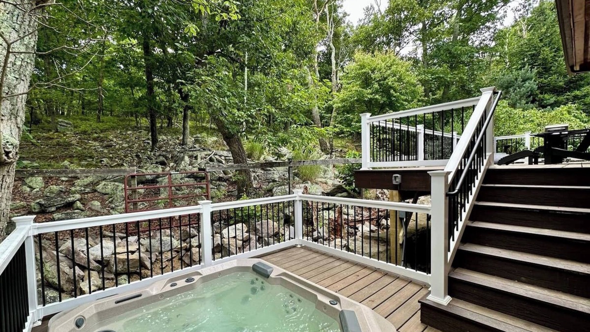 Kabletown Cabin | Secluded Cabin a Stone's Throw From the A.T.!