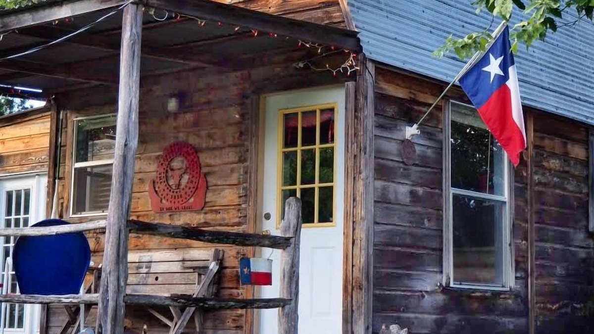 Junction Cabin | Secluded Cabin far from the bustle but close enough for comfort