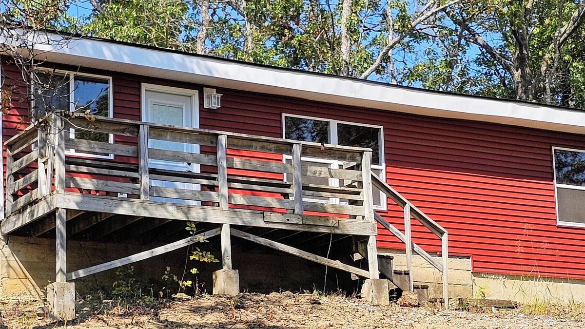 Grantville Cabin | Secluded Cabin near Lake Perry