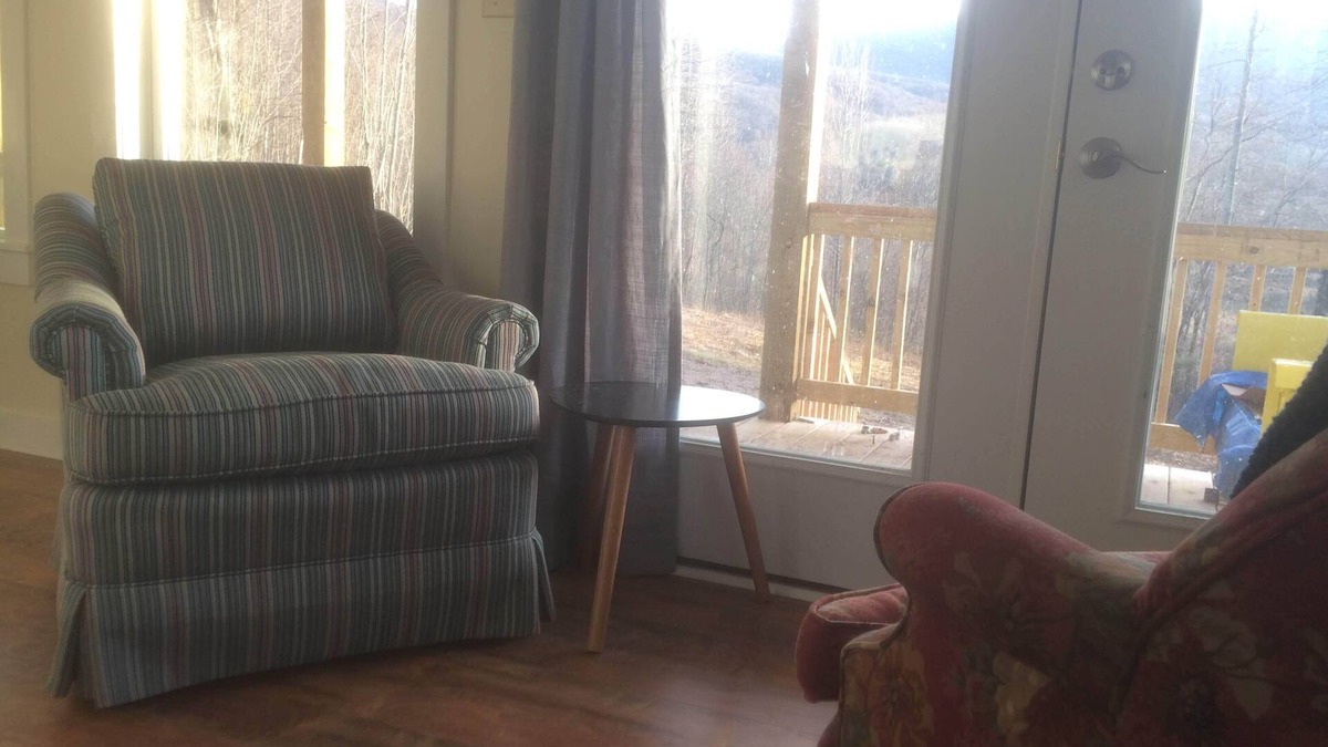 Damascus Cabin | Secluded Cabin w/Mountain Views - Perfect for Couples, Stargazers, + Creatives!