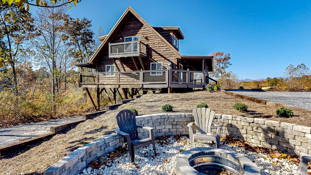 Nebo House | Secluded cabin with modern upgrades, wrap-around deck, & AC - mtn views