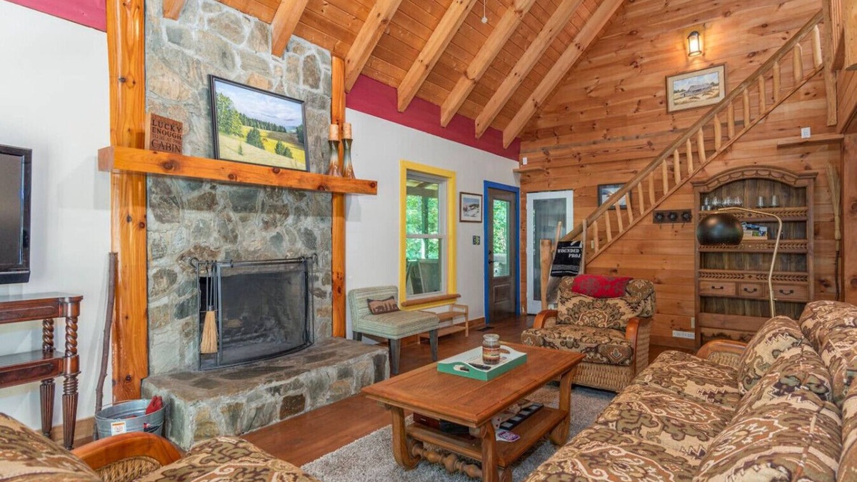 Leicester Cabin | Secluded Cabin with Quality Furnishing + Hot Tub