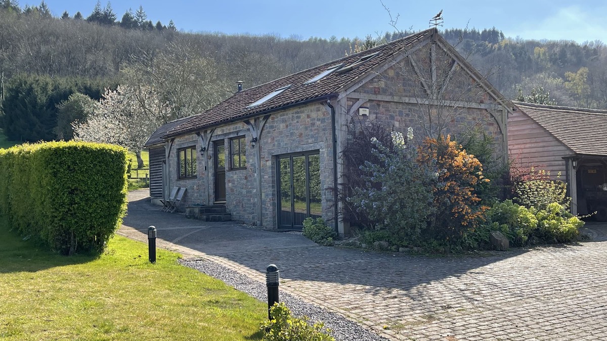 Langford Cottage | Secluded converted Barn nestled on the North slopes of the Mendips.