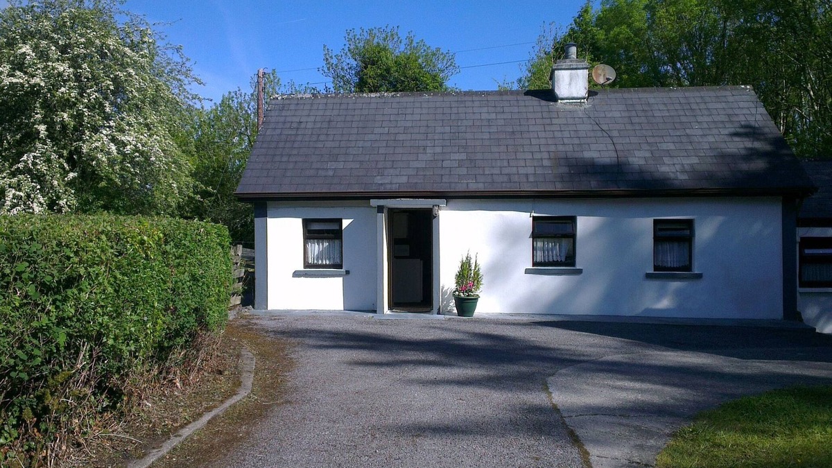 Headford Cottage | Secluded Cottage on 2 acres near Galway sleeps 5