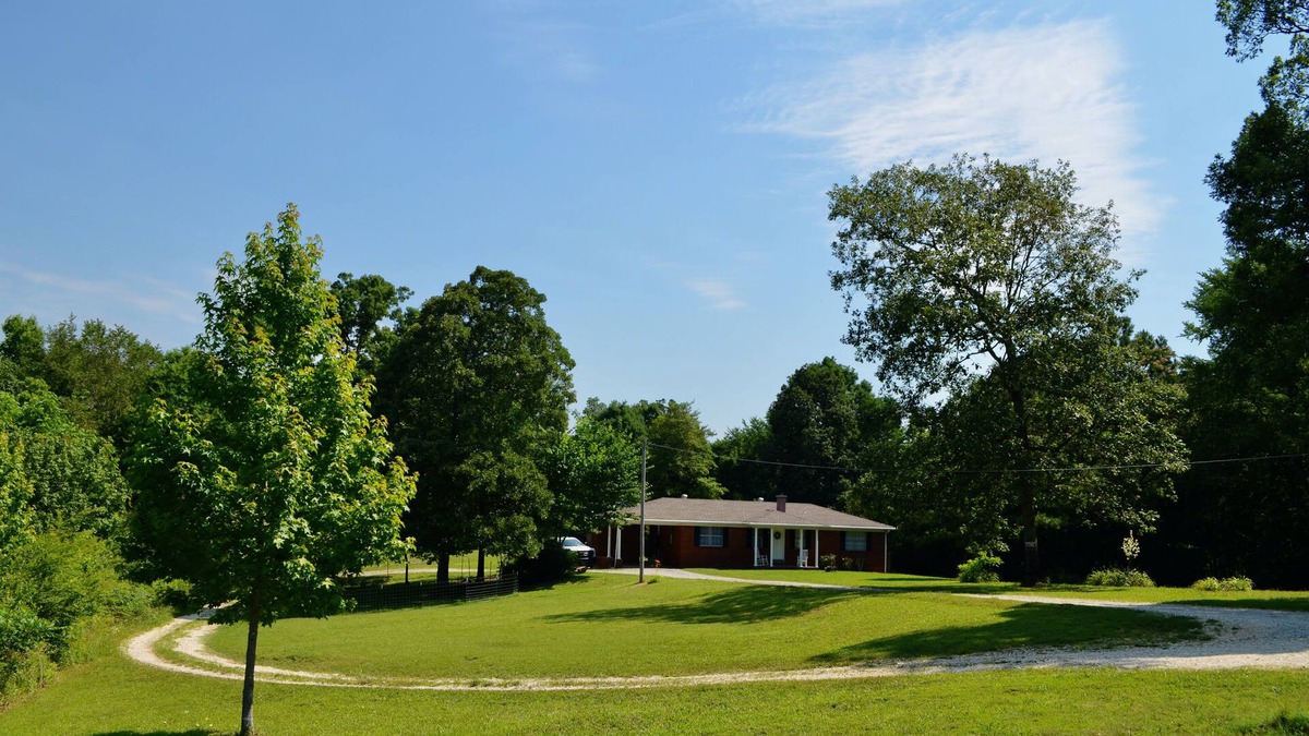 Westport House | Secluded Country Home by Natchez Trace State Park Forest