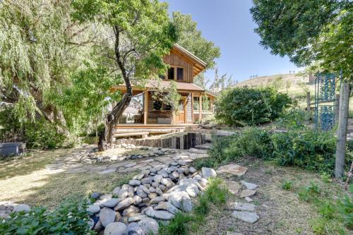 Lazear House | Secluded Couples Retreat on Farm in Paonia!