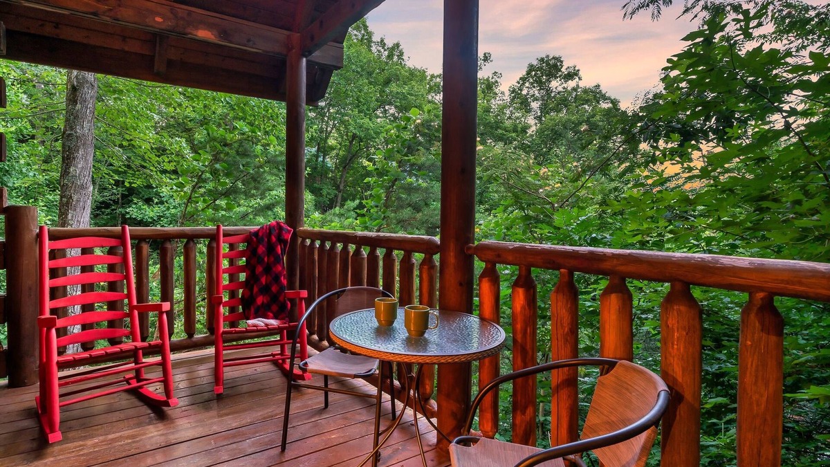 Black Bear Falls Cabin | Secluded Cozy 2BR Gatlinburg Real Log Cabin with Private Hot Tub