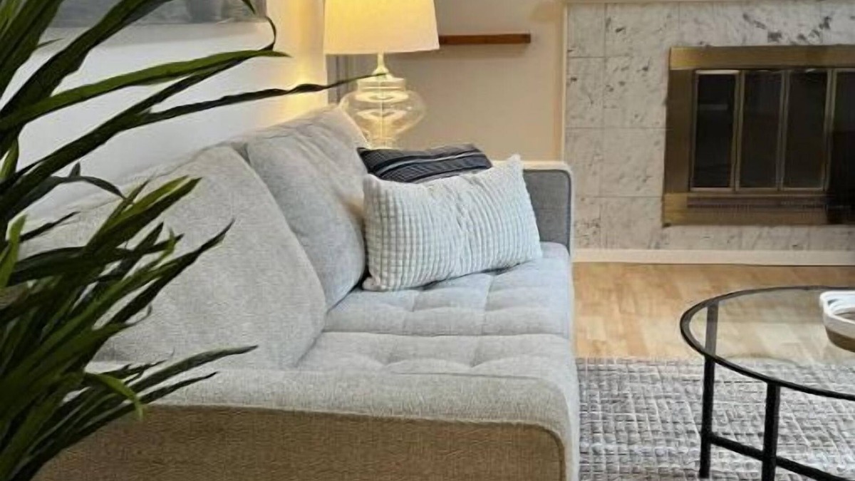 Richmond Highlands House | Secluded Cozy Guesthouse Office+Fireplace+W&D