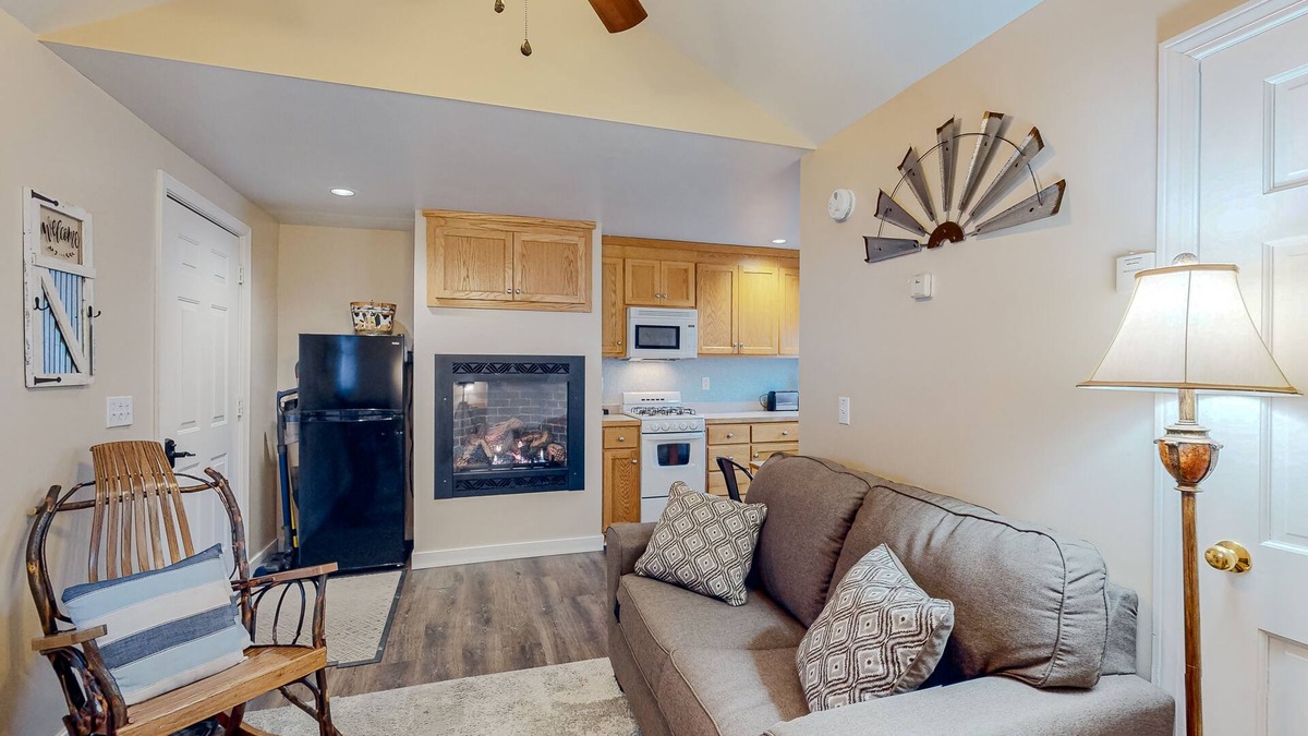 Eastern Vermont Cabin | Secluded, dog-friendly cabin with hot tub, mountain view, fireplace & deck