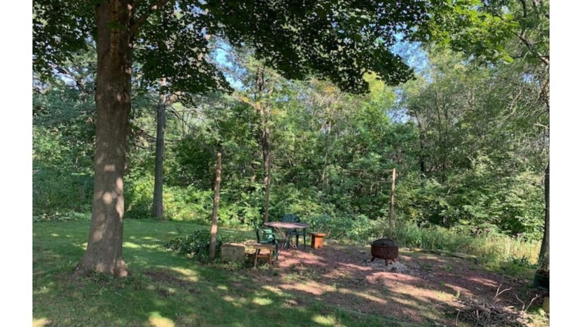 Edmund House | Secluded Driftless Area Getaway on 30 Wooded Acres