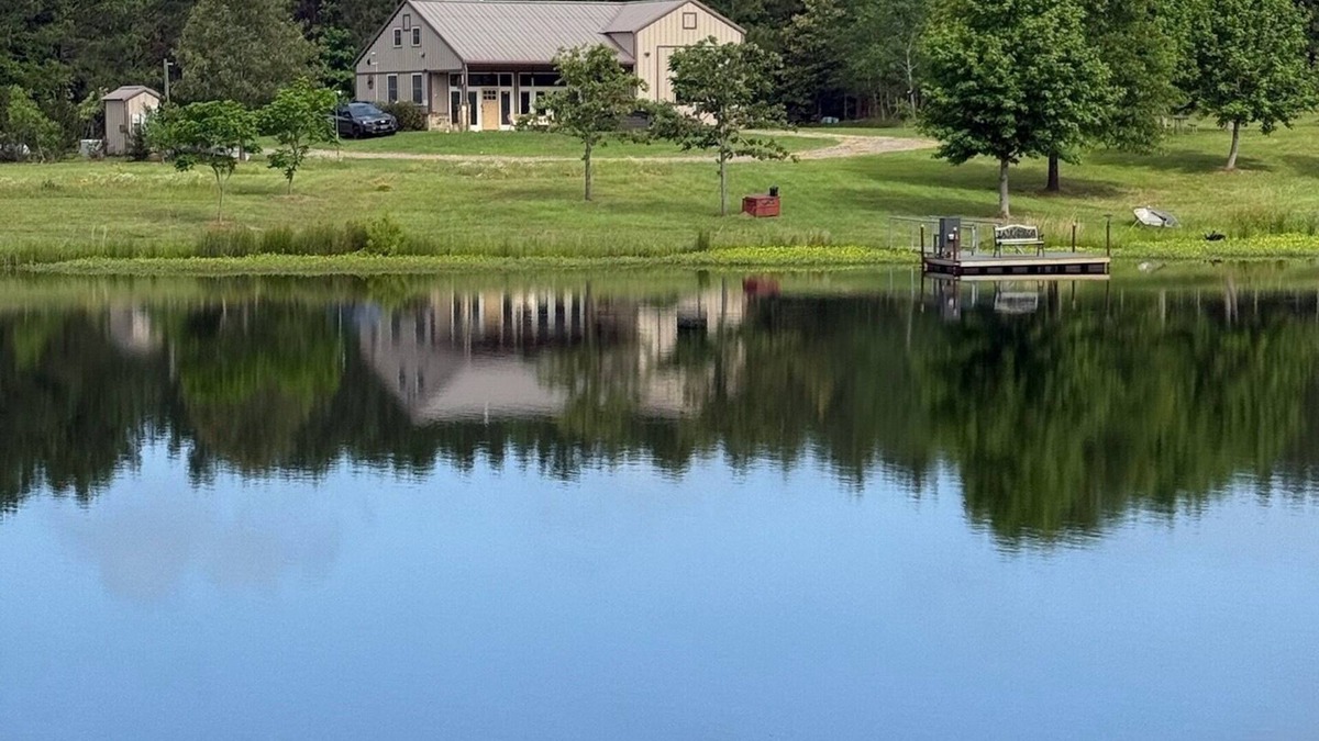 Cherokee County Cabin | Secluded East TX Cabin w/Hot Tub, Fishing Pond, Firepit & Scenic Views