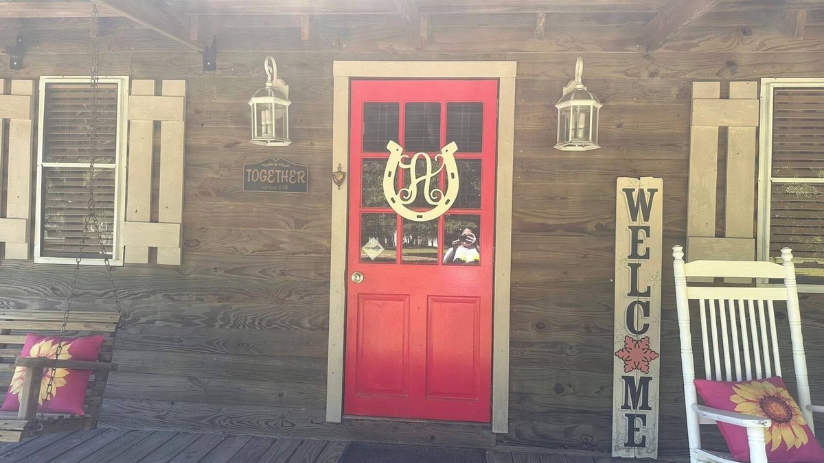 Eutawville Cabin | Secluded Farmstay Pool, Hot Tub & Farm Animals