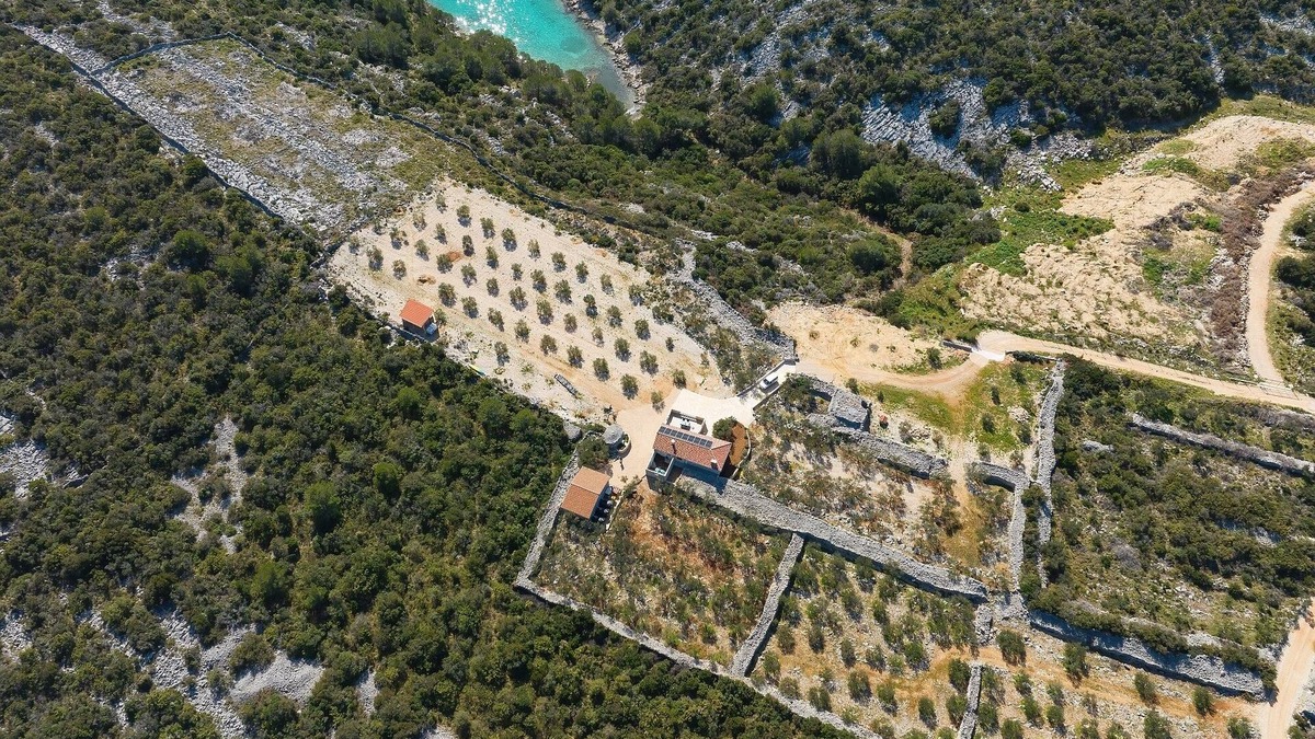 Tkon House | Secluded fisherman's cottage Cove Triluke, Pašman (K-20973)