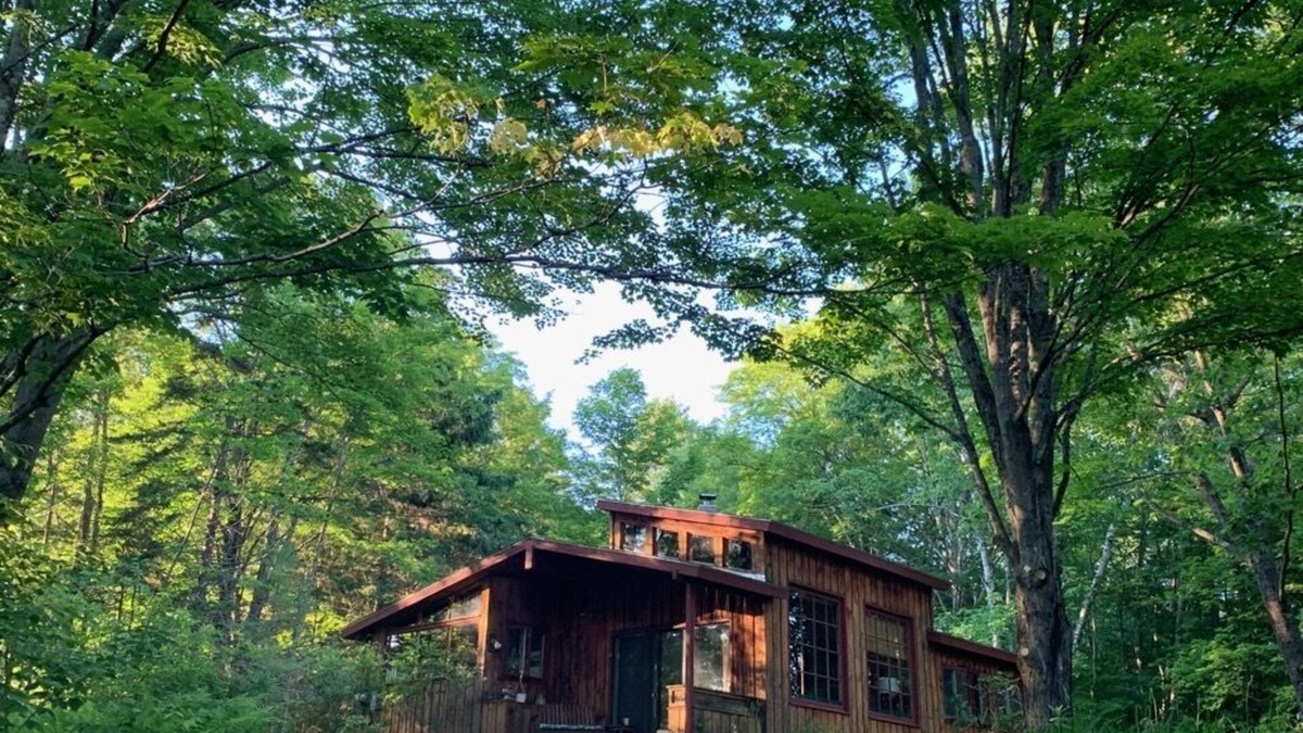 Weston Cabin | Secluded forest hideaway with hot tub