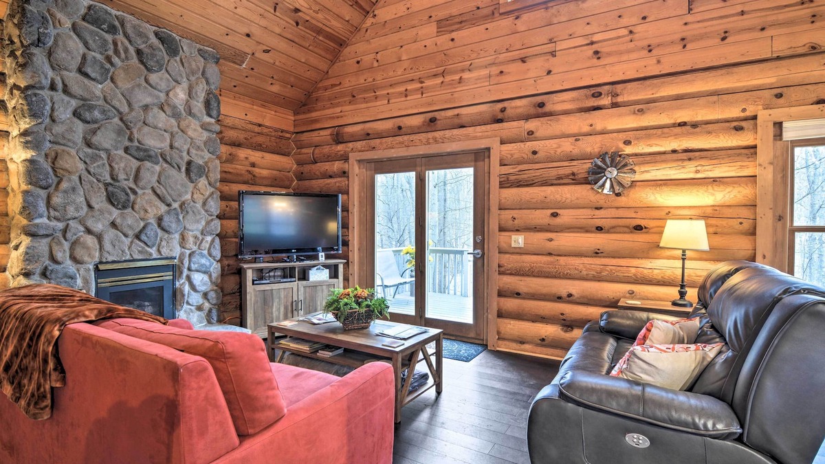 Michaywe Cabin | Secluded Gaylord Cabin w/Deck, Fire Pit & Grill!