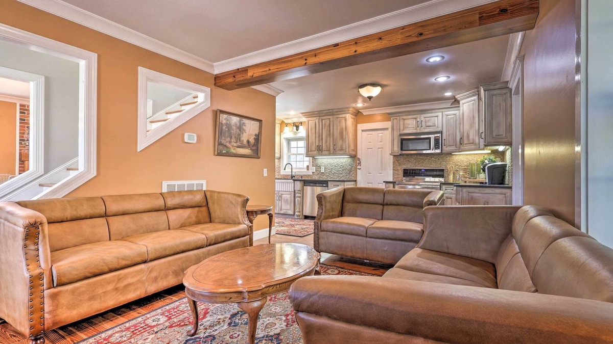 Falkville House | Secluded Getaway Home w/Trails + Waterfall!